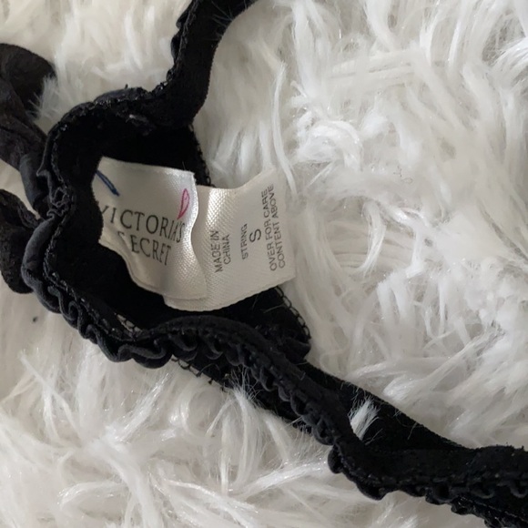 Victoria’s Secret vintage 100% silk black flutter front thong - Picture 5 of 5